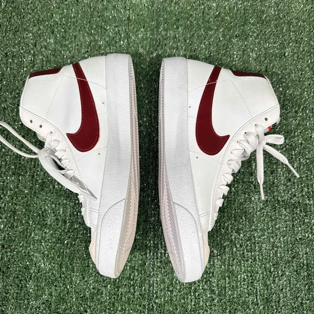 New Nike‎ Blazer High-Top Sneakers White Red Accents Youth Size 7